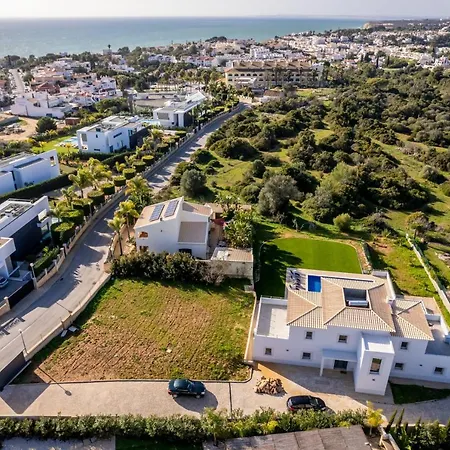 Benisamar Beautiful And Elegant 5 Bedroom Carveoira Short Walk To Carvoeiro Centre & Beach Villa *
