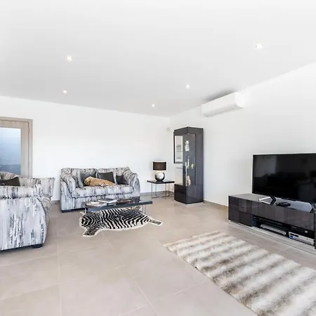 Villa Benisamar Beautiful And Elegant 5 Bedroom Carveoira Short Walk To Carvoeiro Centre & Beach