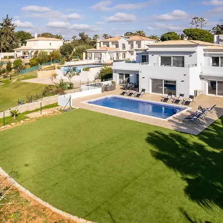Benisamar Beautiful And Elegant 5 Bedroom Carveoira Short Walk To Carvoeiro Centre & Beach Villa
