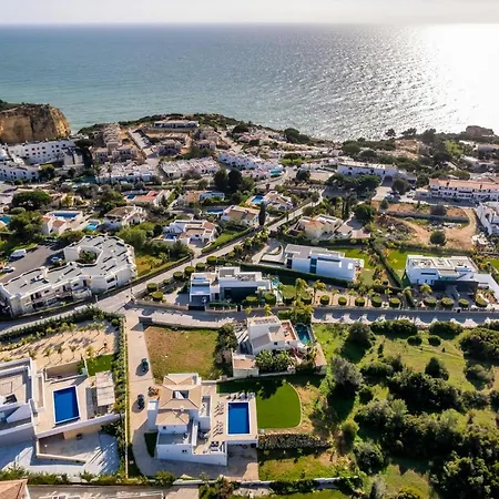 Villa Benisamar Beautiful And Elegant 5 Bedroom - Short Walk Carvoeiro