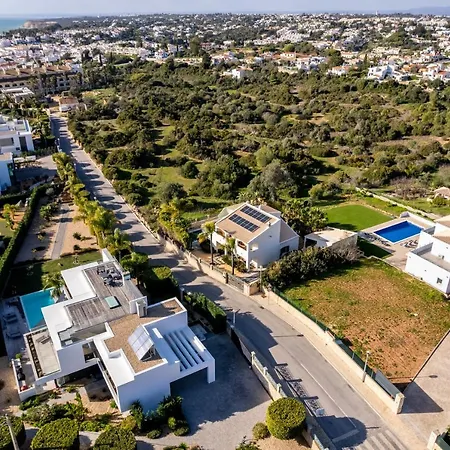 Benisamar Beautiful And Elegant 5 Bedroom Carveoira Short Walk To Carvoeiro Centre & Beach Villa *