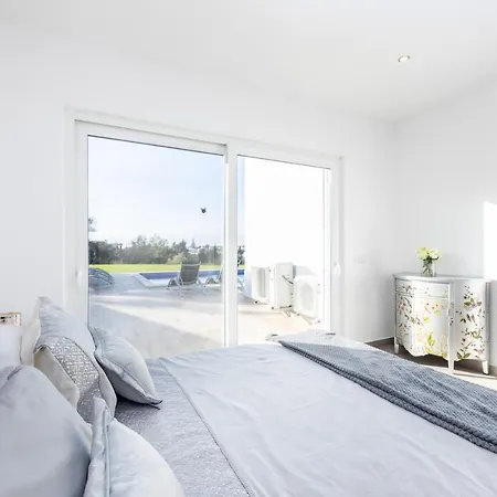 Villa Benisamar Beautiful And Elegant 5 Bedroom Carveoira Short Walk To Carvoeiro Centre & Beach