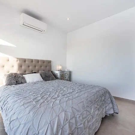 Villa Villa Benisamar Beautiful And Elegant 5 Bedroom - Short Walk Carvoeiro *