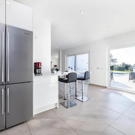 Villa Benisamar Beautiful And Elegant 5 Bedroom Carveoira Short Walk To Carvoeiro Centre & Beach Carvoeiro (Lagoa)